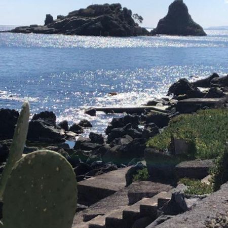 Camera Luna Fronte Mare Aci Trezza Aci Castello Exterior foto