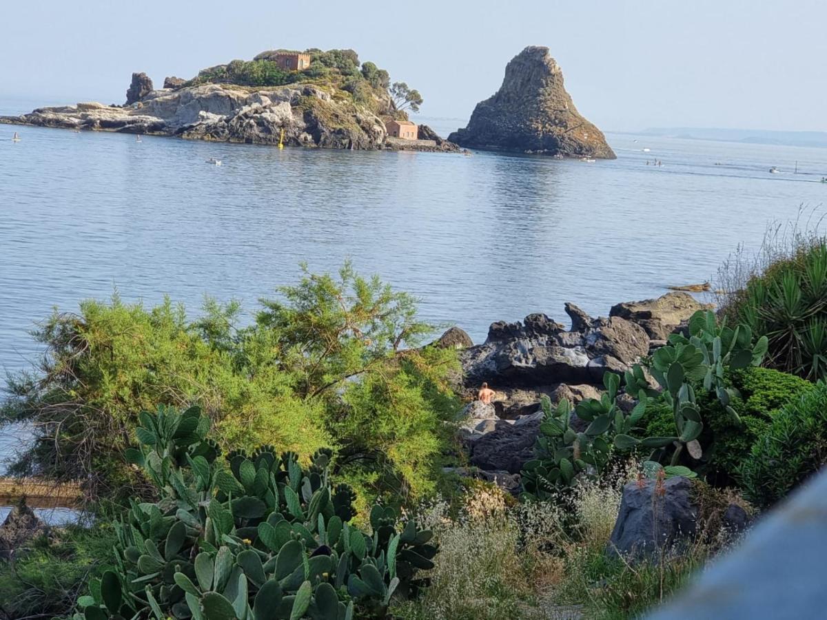 Camera Luna Fronte Mare Aci Trezza Aci Castello Exterior foto